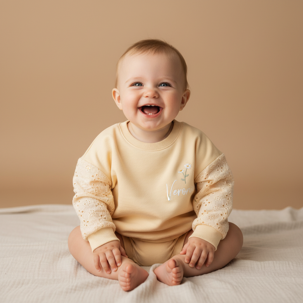Strampler oder Pullover mit Namen personalisierte Babybekleidung