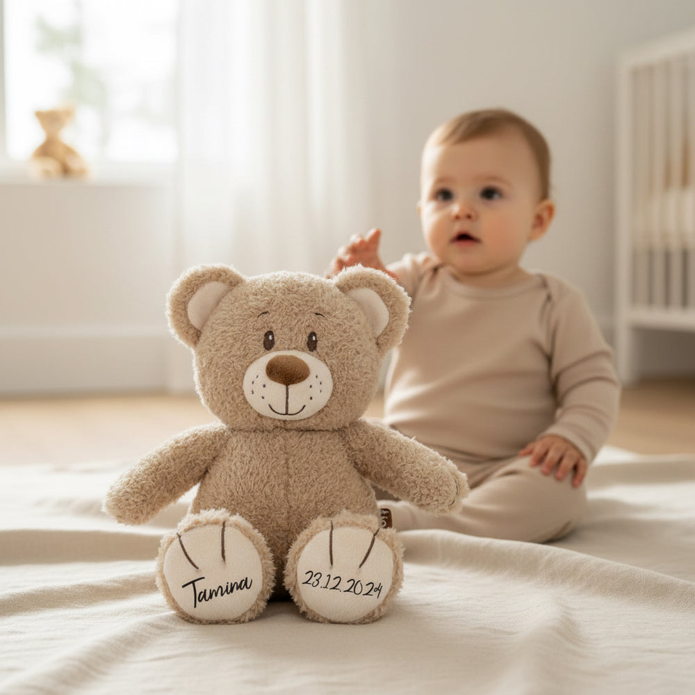 Personalisierter Teddy mit Name als Geschenk zur Geburt von Schmatzepuffer